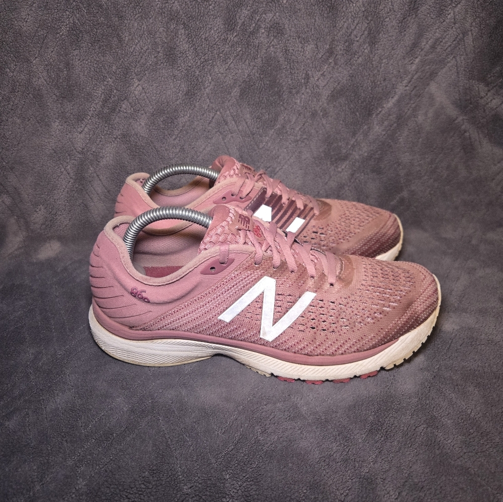 New Balance 860 Running Shoes Womens Sz 10.5 Athletic Sneakers Trainers Pink.